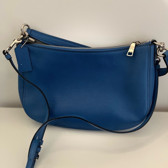 Never-Used Coach Swinger Handbag - Picture 3 of 3